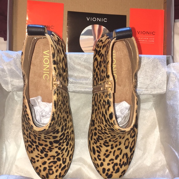 Vionic Leopard Hope Clara Bootie Chelsea bootie cow hair 8 Water-Resistance NIB - Picture 6 of 13